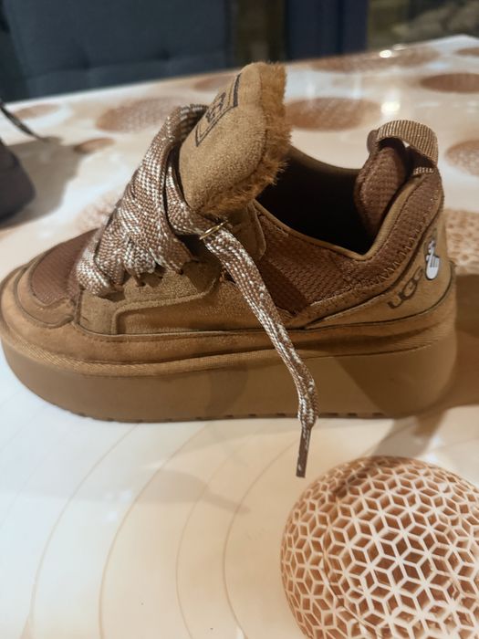 Ugg dama culoare caramel