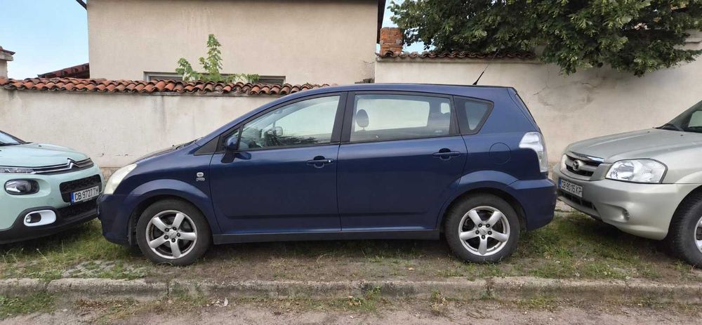 Продавам Toyota Corolla verso