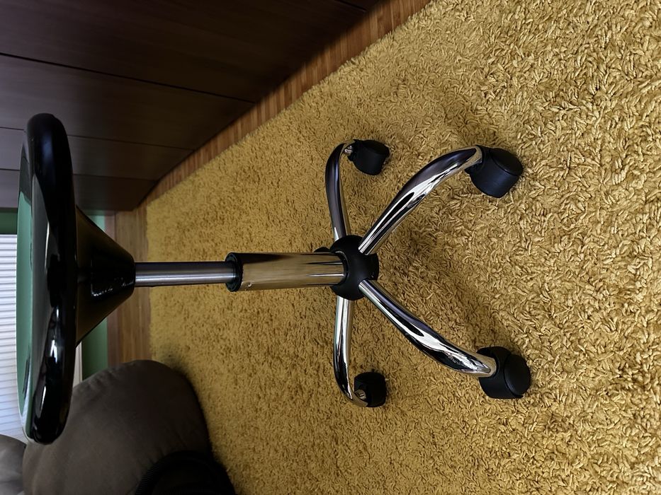 scaun rotativ cu roti