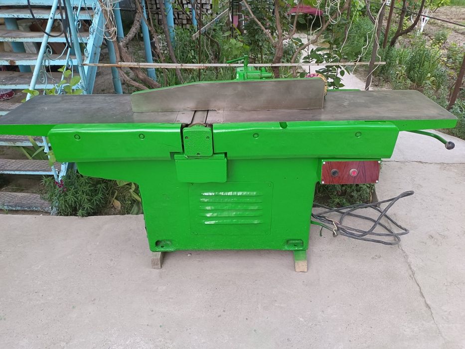 Деревообрабатывающий станок