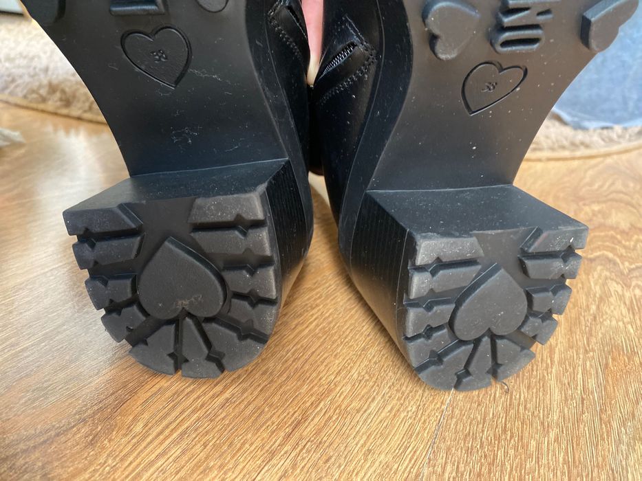 Оригинални Дамски Ботуши  от естесвена кожа LOVE MOSCHINO номер 38