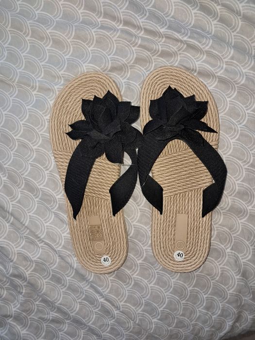 Бански и чехли за плаж