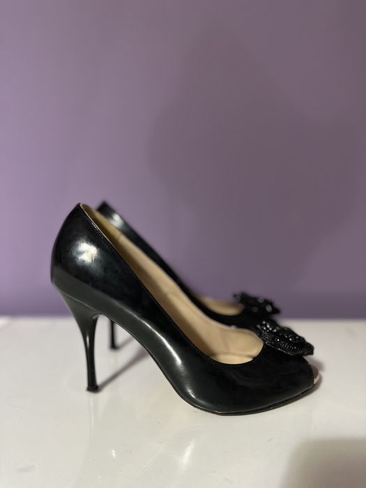 Дамски обувки с ток