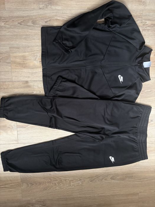 Екип комплект за момче Nike размер XL  158 - 170 см