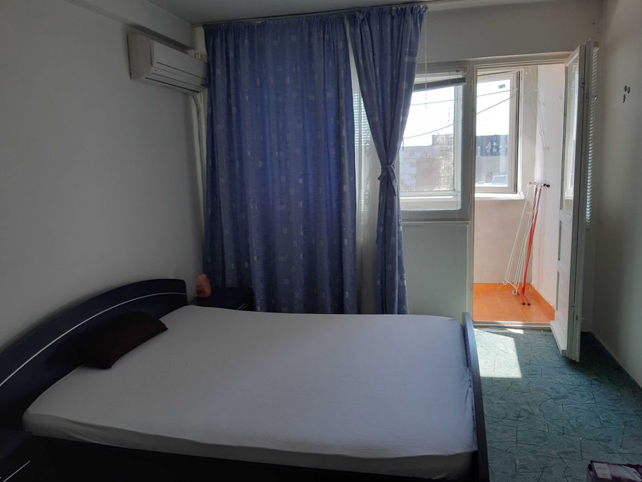 Apartament 3 camere de vanzare