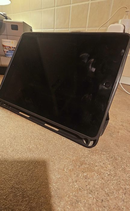 Apple Ipad Pro  64GB  1st gen A1674 Wifi+Celular