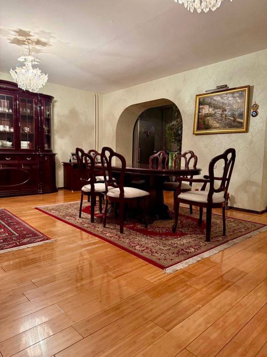 Продаётся, Миробадский район, 5 комнат, с ремонтом