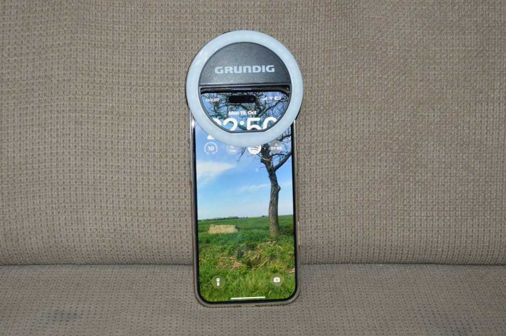 Lampă Circulară LED Selfie Grundig 8.5 cm cu Clips pentru Telefon – 36 LED-uri, 3 Trepte de Lumină