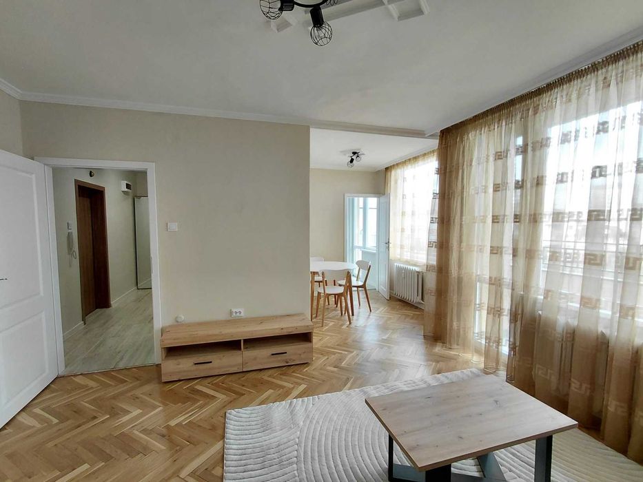 Дава се под наем Двустаен апартамент в София, Бъкстон - 57 кв.м за 787.95 € - Снимка #1