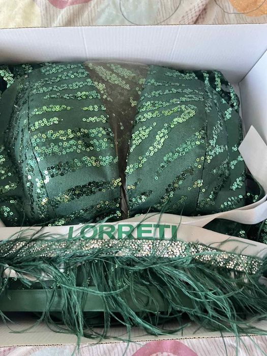 Зелена бляскава бална рокля Loretti