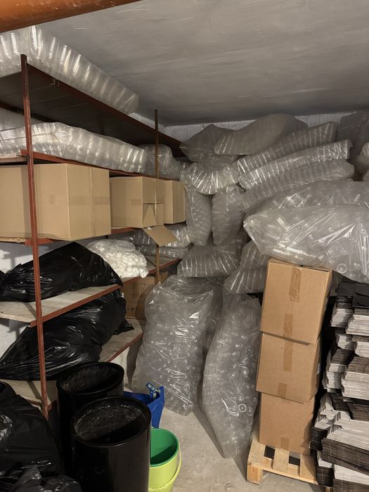 Продавам 9000 броя бутилки от 300мл