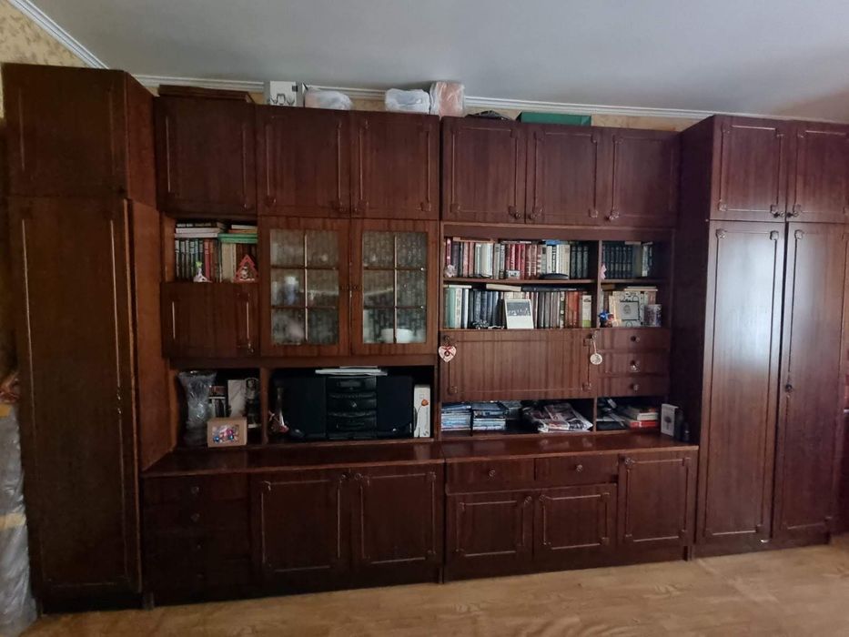 Продам  Стенку для гостиной, дачи.