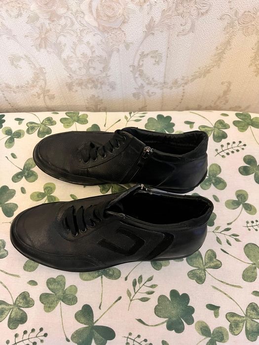 Кроссовки       .