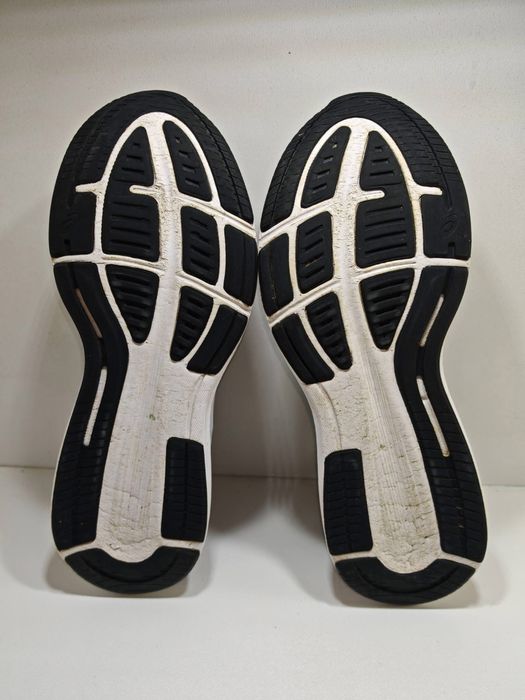 Оригинални маратонки Asics RoadHawk FF 41.5
