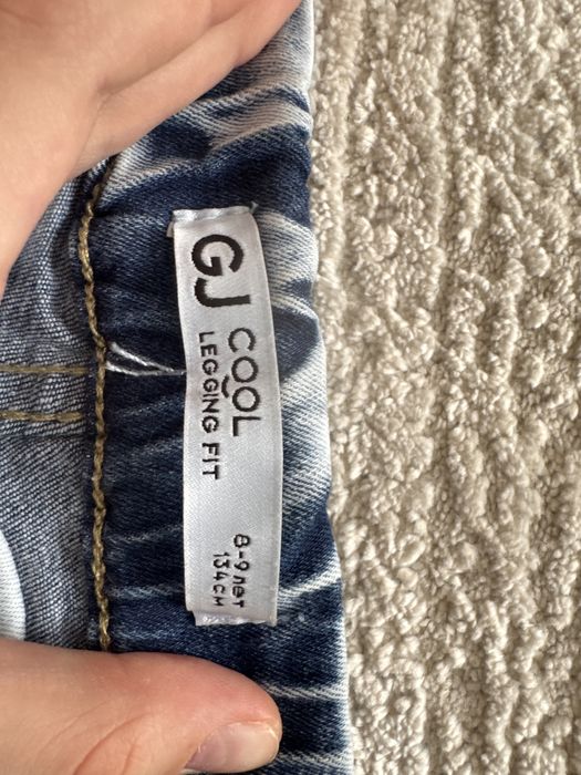 Продам детские джинсы