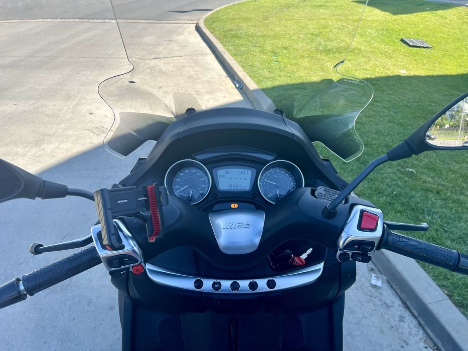 Scuter Piaggio Mp3 500ie se conduce cu B