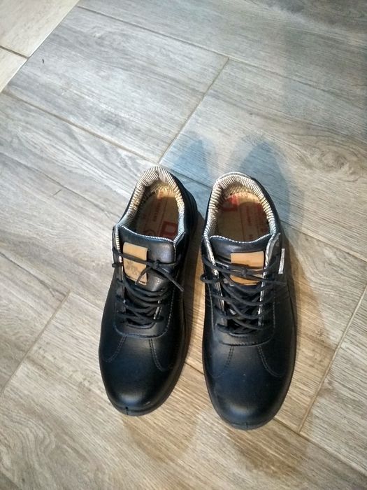 Pantofi pentru munca,mărimea 38.