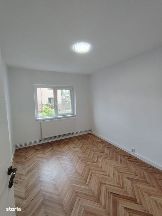 Apartament nemobilat cu 3 camere -zona RAGC.