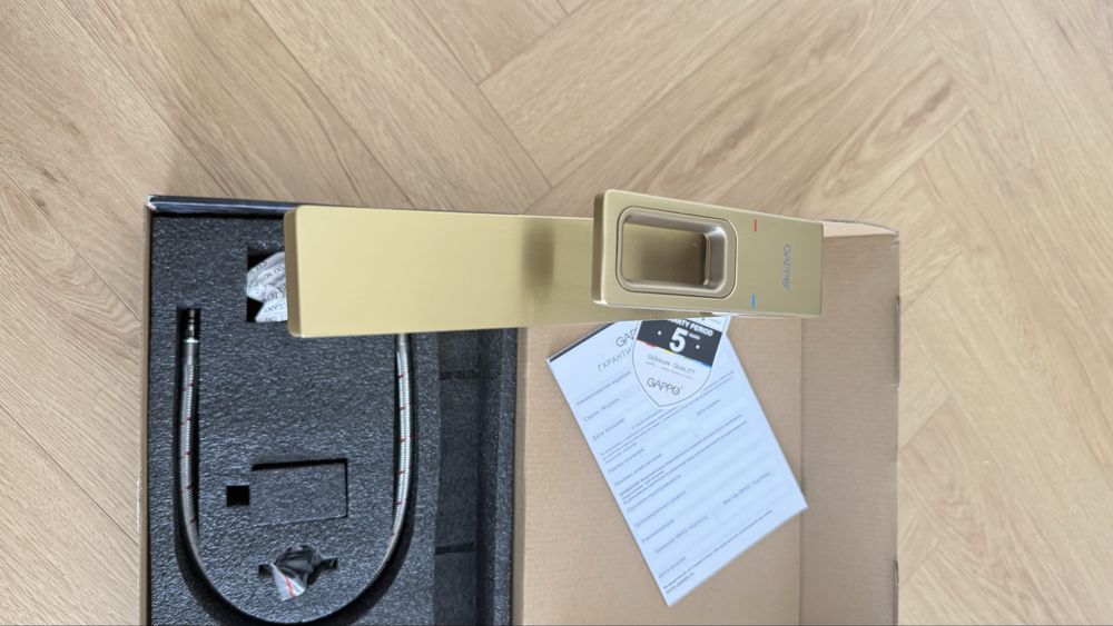 Сместитель для умывальника