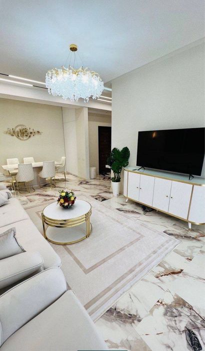 Сдается квартира возле Гостиницы Россия 
Кирпичный дом новостройка 
2/