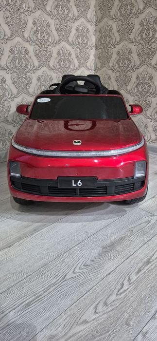 Продается детская машина Lixiang LI 9