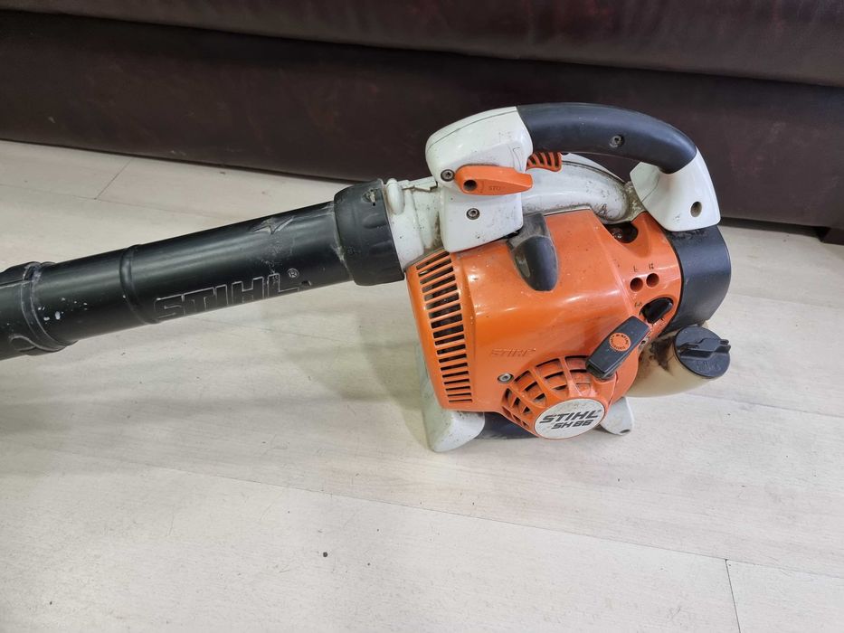 Машината за засмукване и издухване листосъбирач Stihl