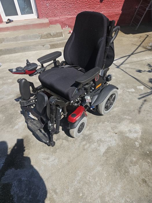 Carucior electri 2025 anul pret 3800 lei discutabil