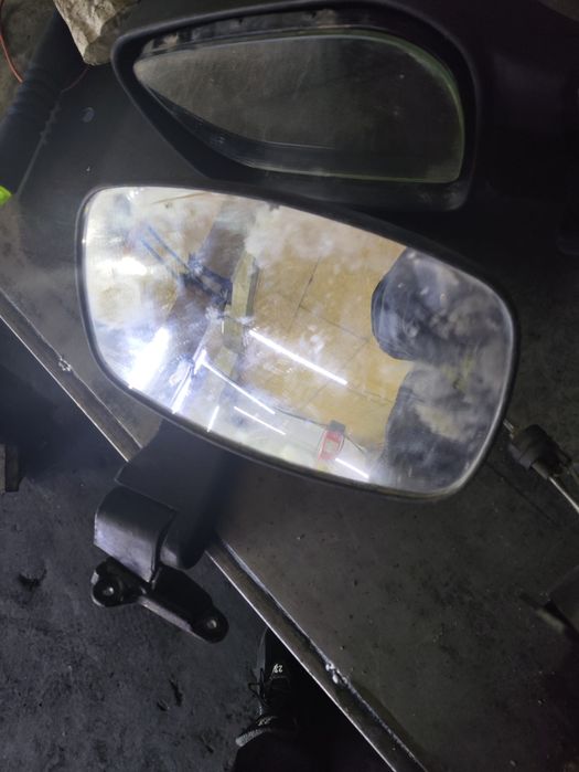 Зеркала боковые разные