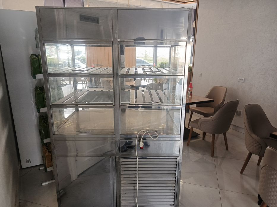 Холодильний витрина