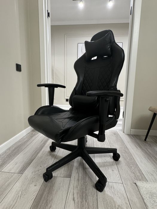 Продам рабочий стол и стул