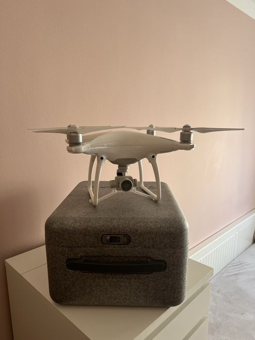 DJI Phantom 4, funcțională, de vânzare.