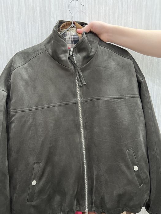 Куртка бомбер на сейчас новая