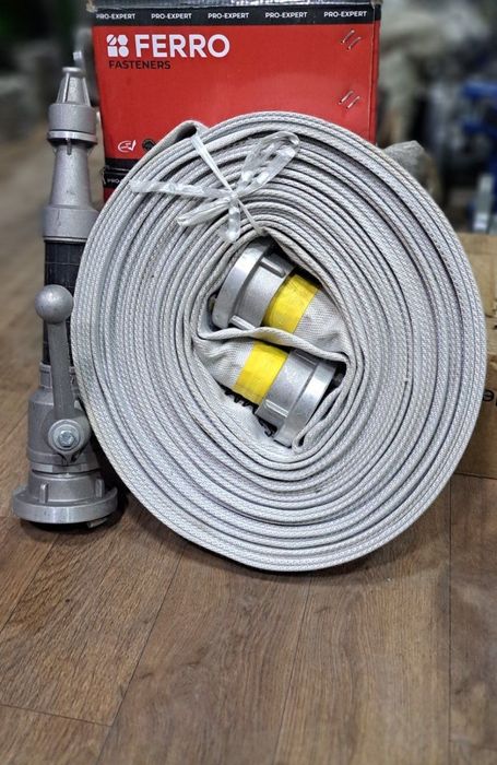 пожарный рукав..