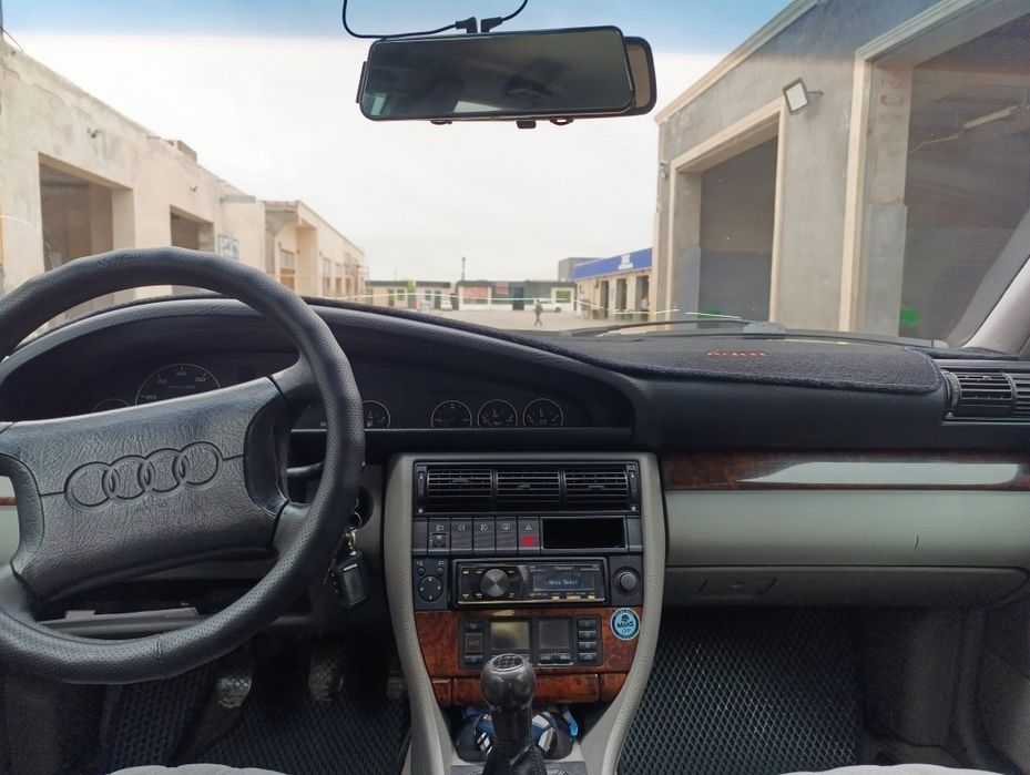 Продам Audi 100C4