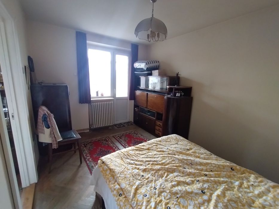 Apartament 2 camere semidecomandat