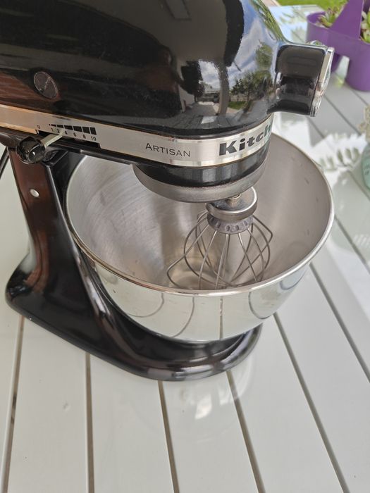 KitchenAid Artisan 5KSM150 –robot de bucurie
Robot,bol 4,8L si tel