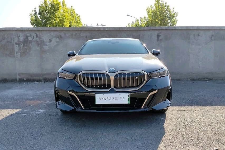 BMW i5 xDrive 50L под заказ от Terra Auto