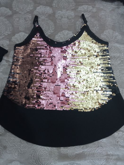 Официален топ с пайети