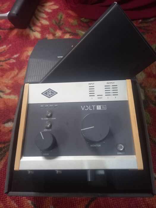 Volt 176 uad AKG P220