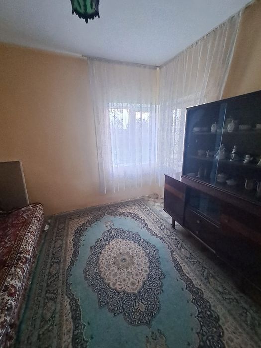 Casa de vanzare la tara