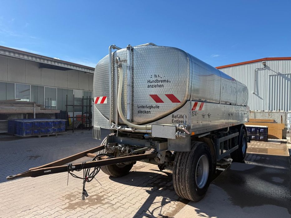 Remorcă cisternă 14000l inox pe arcuri pentru agricultură, apă, UAN