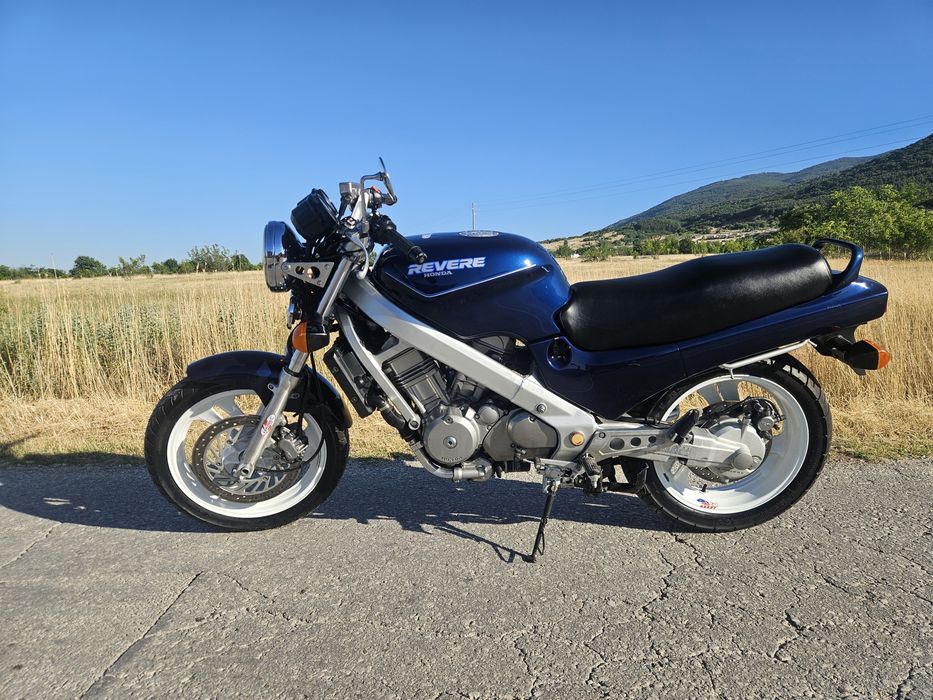 Honda NTV 650 Revere