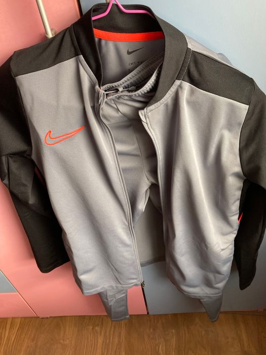 Детски спортен екип nike