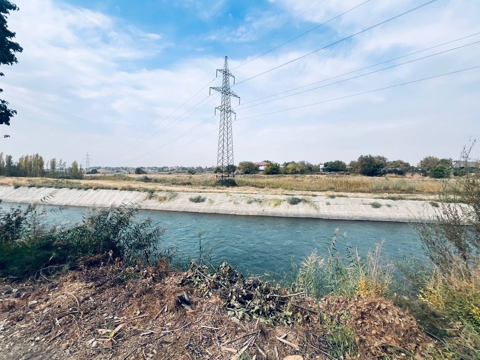 Dacha sotiladi Qibray nabrichniy