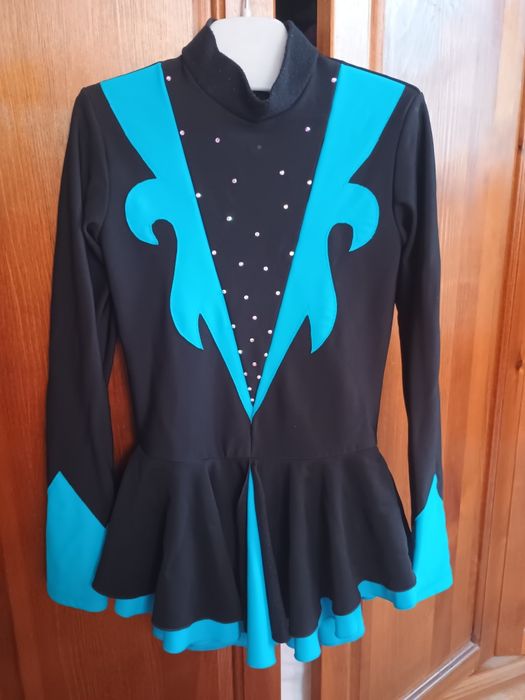 Рокля за фигурно пързаляне