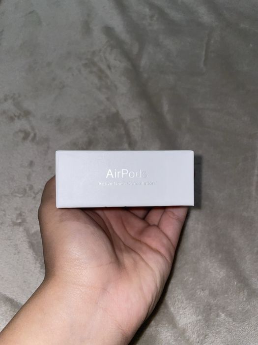 Airpods    4 noi