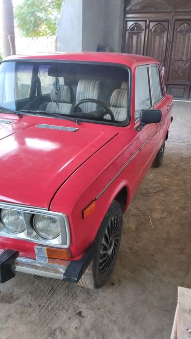 Жигули ваз 2106.