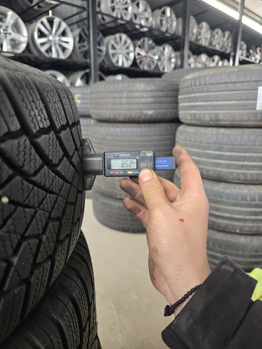 4 Броя 205/55/17 Bridgestone 2x8,5mm 2x7,2mm 24dot