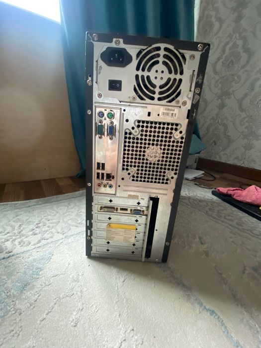 Компьютер монитор и процессор