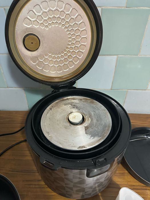 Мультиварка Redmond